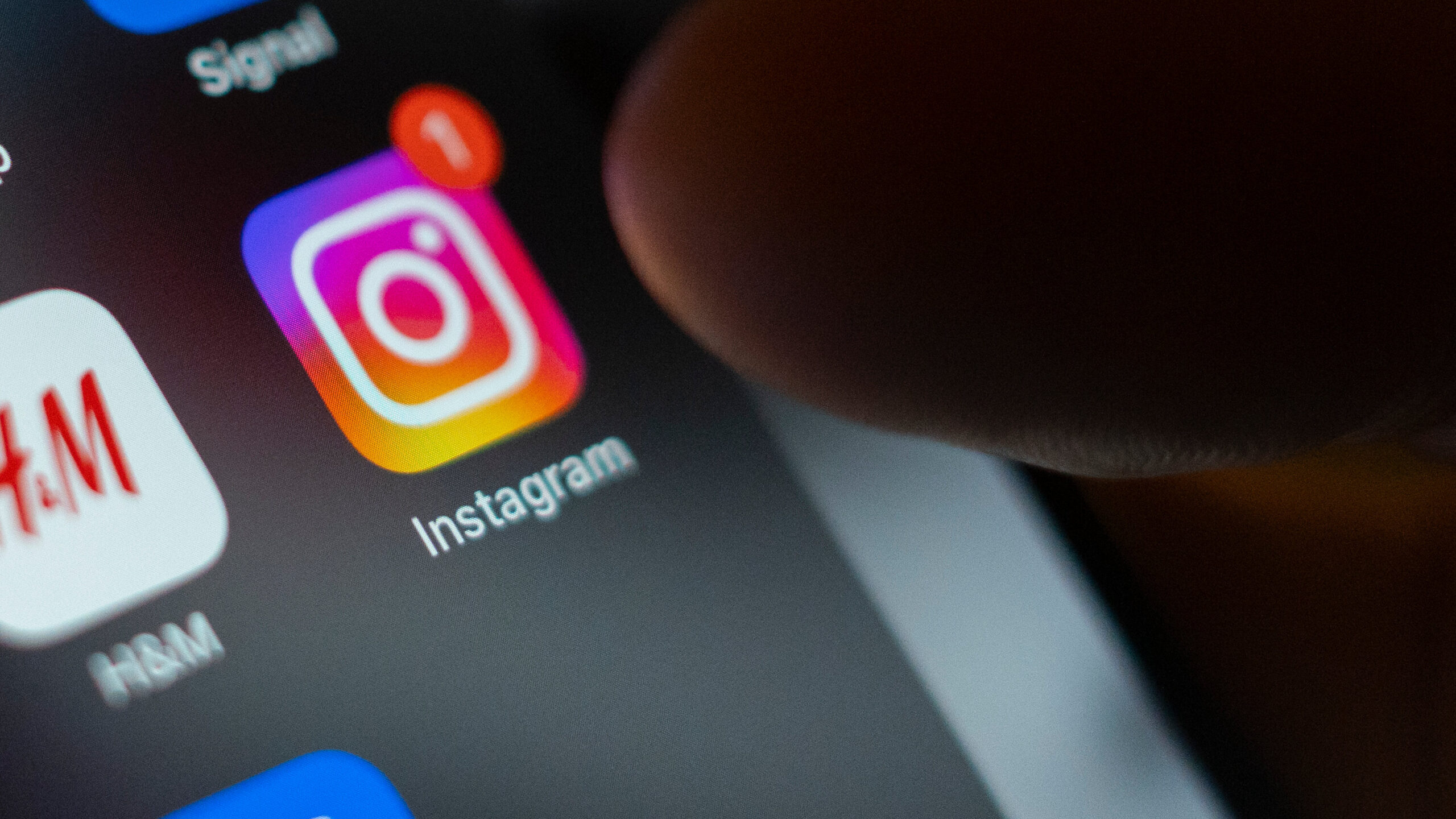 Meta AI training with Facebook and Instagram data