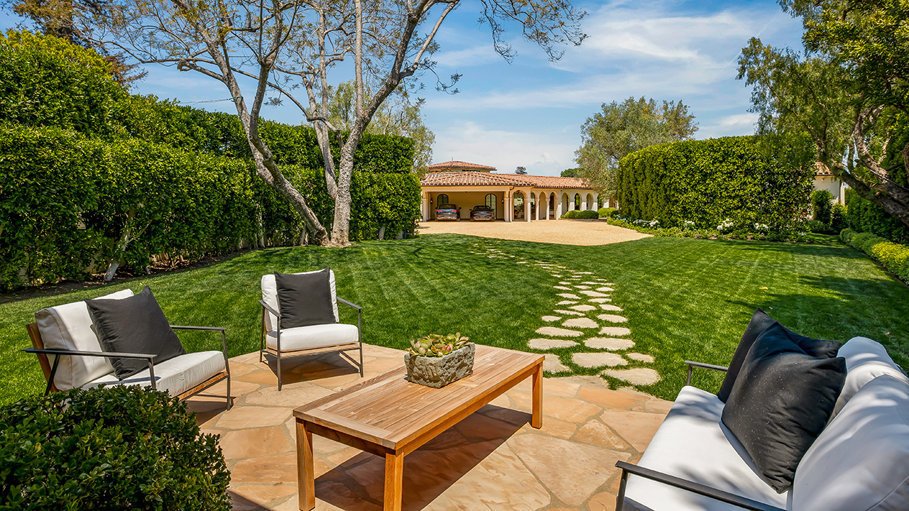 Ben Affleck & Jennifer Garner’s LA Home Sells Over Asking