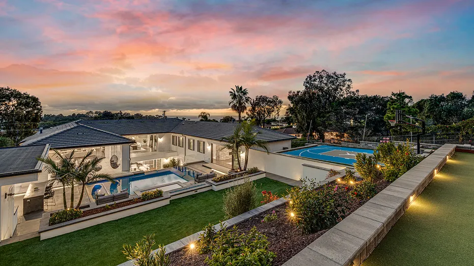 La Jolla mansion Dutch auction