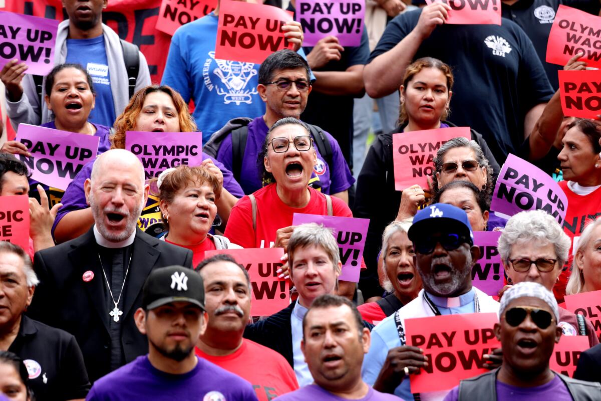 Los Angeles hotel minimum wage law