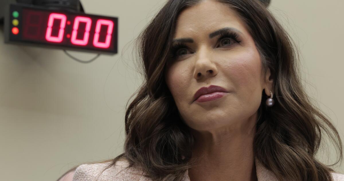 Kristi Noem DHS removal