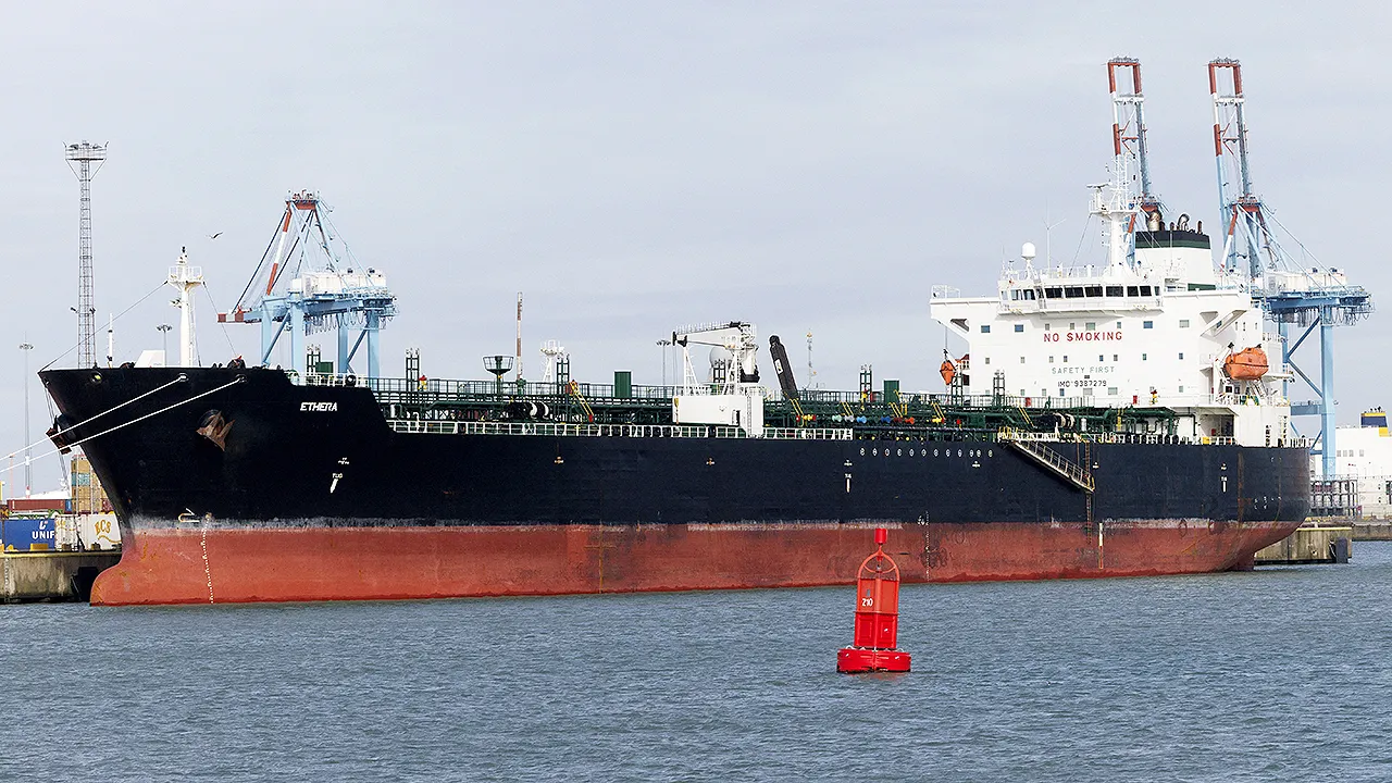 Iran Strait of Hormuz closure